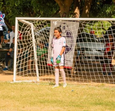 Isabella Barrios se perfila como el futuro del arco en el fútbol femenino de Valledupar.