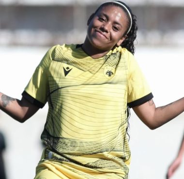 Maireth Pérez sacó a relucir su celebración característica luego de marcar su primer gol en el fútbol de Grecia.