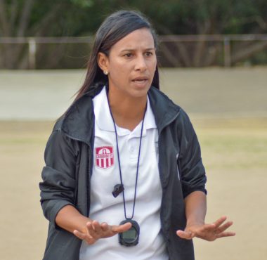 Dayana Frías buscará ser la primera entrenadora en levantar el título de la Liga Femenina