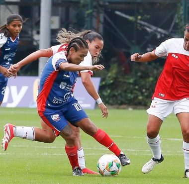 Alianza FC perdió en su debut contra Santa Fe 3-1 en Bogotá.