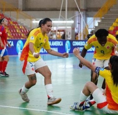 Las jugadoras colombianas tuvieron que darlo todo para lograr el triunfo ante Chile.