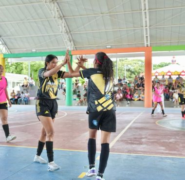 12 Clubes buscarán levantar el título en el Torneo Nacional de fútbol de salón femenino.