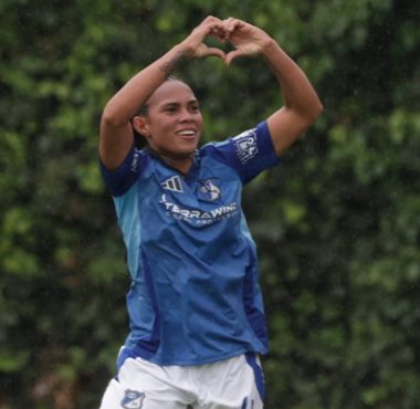 La mediocampista vallenata Laura Bolaño le puso corazón al clásico y marcó su primer gol como profesional.