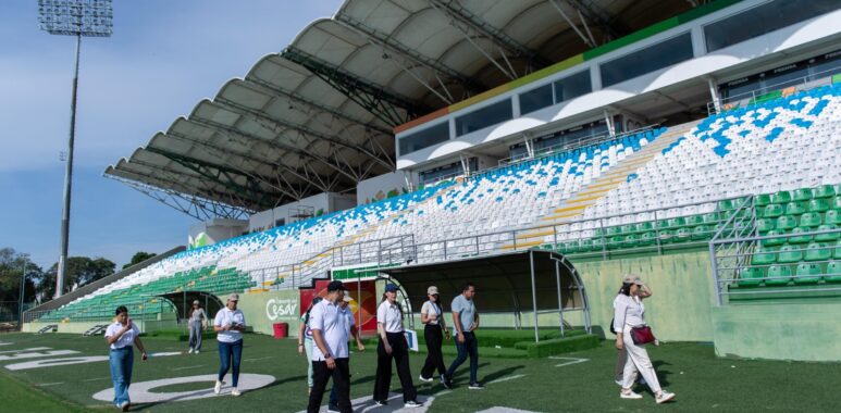 El estadio de fútbol Armando Maestre Pavajeau fue uno de los escenarios inspeccionados en el marco de la visita de los delegados de AmPC.