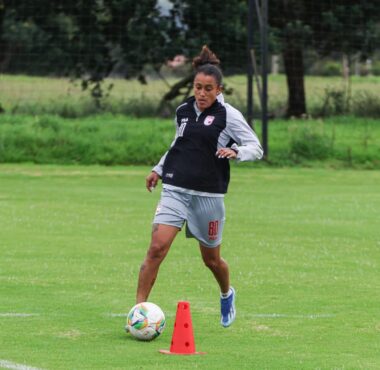 Wendy Cárdenas regresó a Independiente Santa Fe y buscará un nuevo título de Liga Femenina.