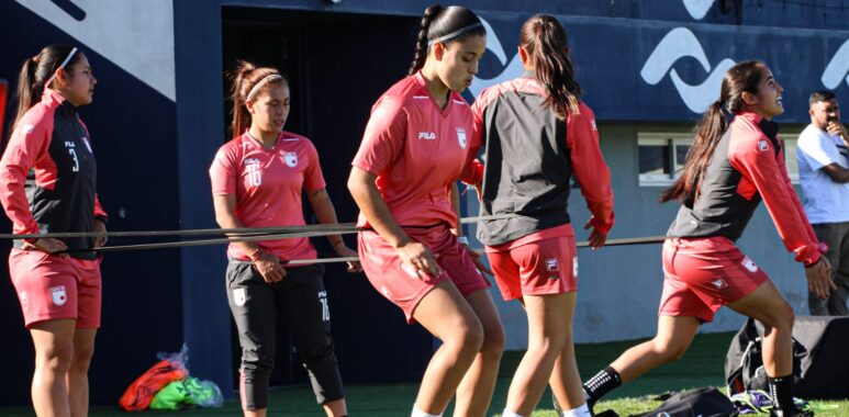 El equipo capitalino ya entrena en territorio argentino pensando en su debut copero.