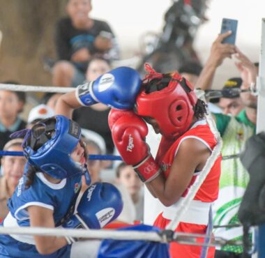 El Parque de la Vida se engalanó con la presencia de las boxeadoras cesarenses en la jornada deportiva llamada ‘Sábado en el Ring’.