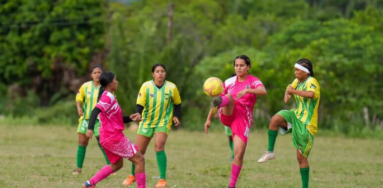 El talento del fútbol femenino se demuestra también en Curumaní y sus corregimientos.